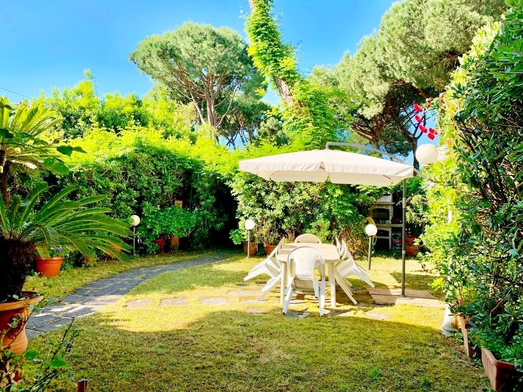 Villa in vendita a Massa, 4 locali, prezzo € 530.000 | PortaleAgenzieImmobiliari.it