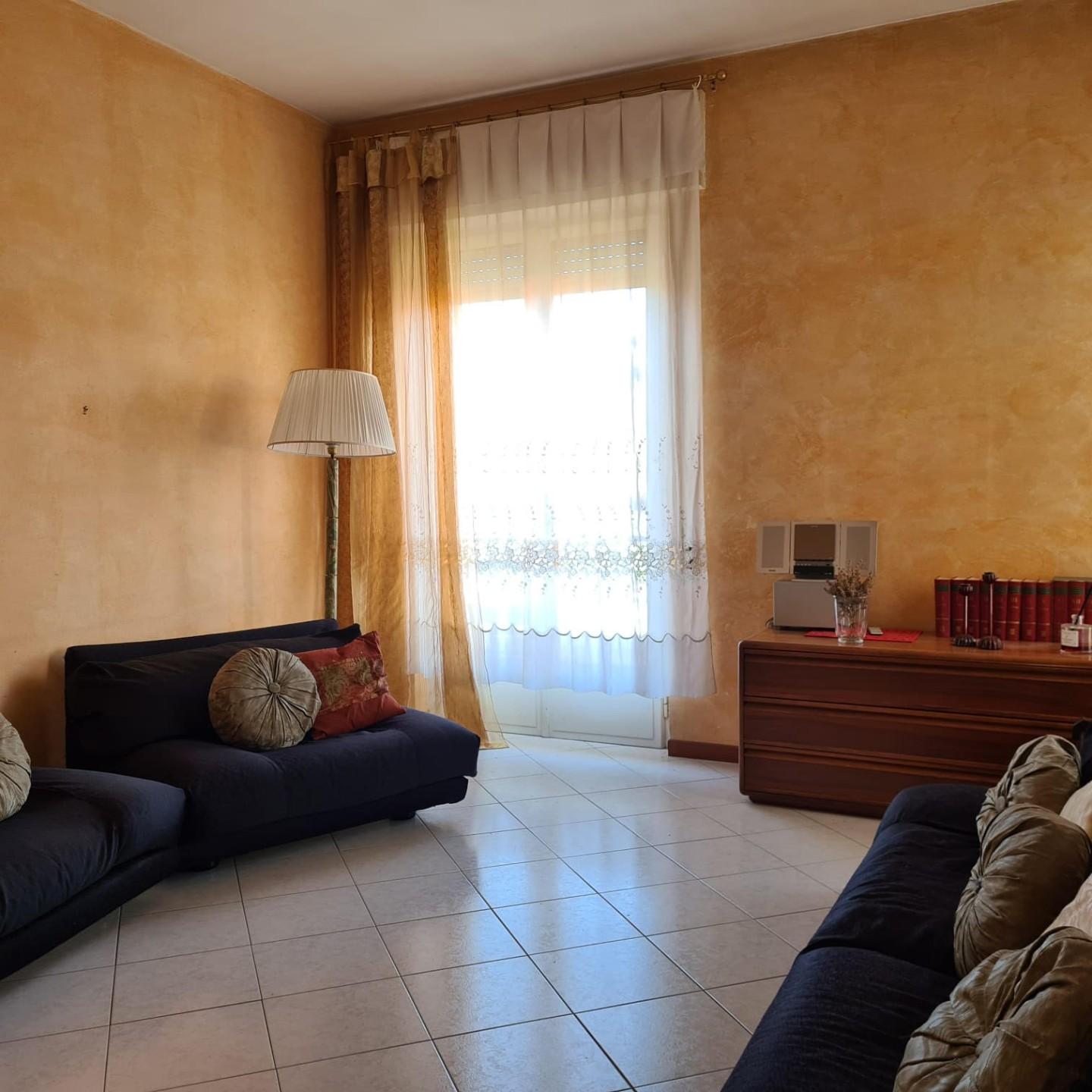 Appartamento in vendita a Camaiore, 5 locali, prezzo € 305.000 | PortaleAgenzieImmobiliari.it