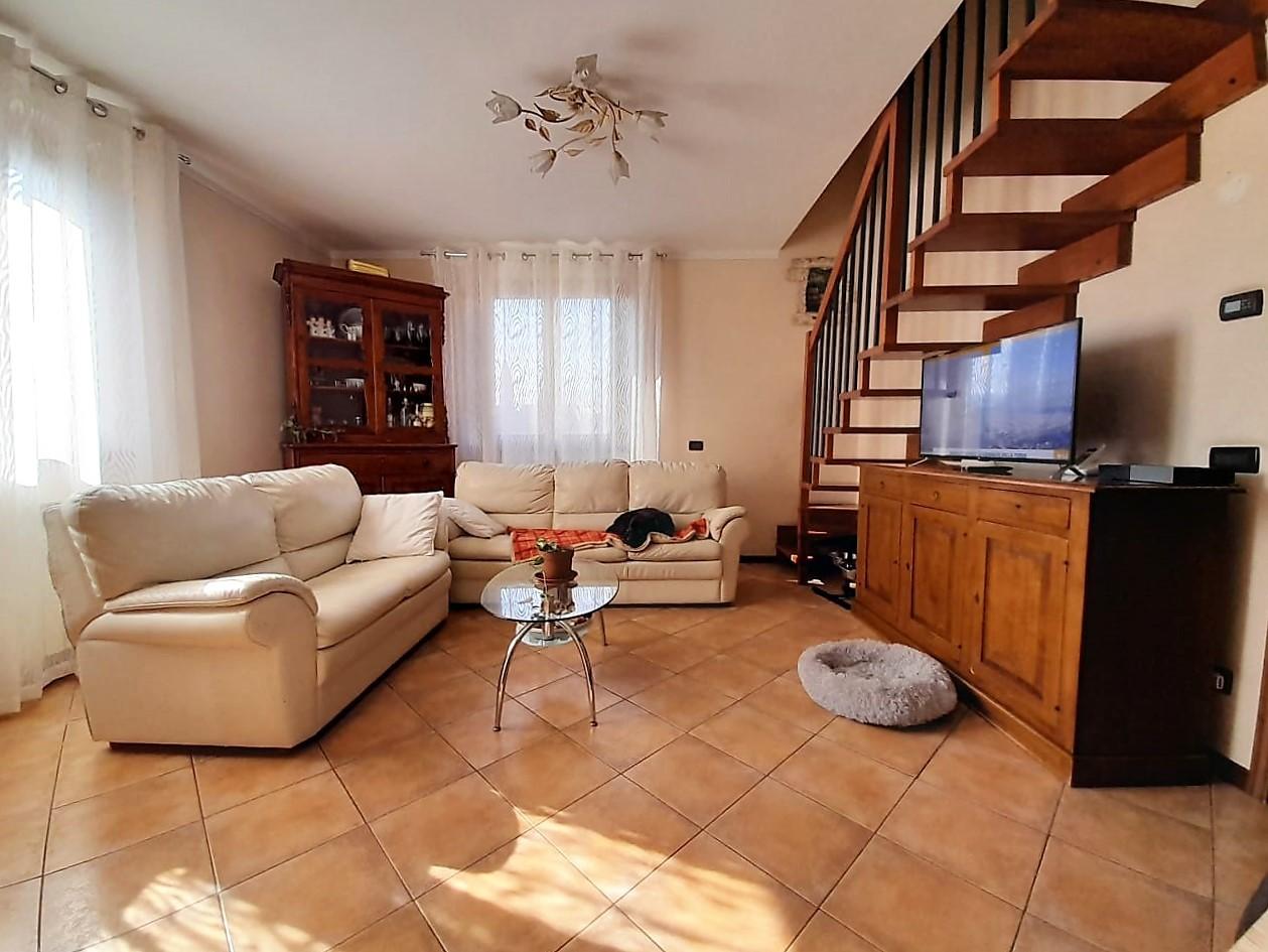 Appartamento in vendita a Porcari, 5 locali, prezzo € 180.000 | PortaleAgenzieImmobiliari.it