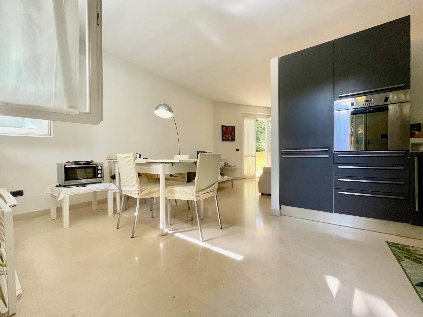 Appartamento in vendita a Massa, 4 locali, prezzo € 295.000 | PortaleAgenzieImmobiliari.it