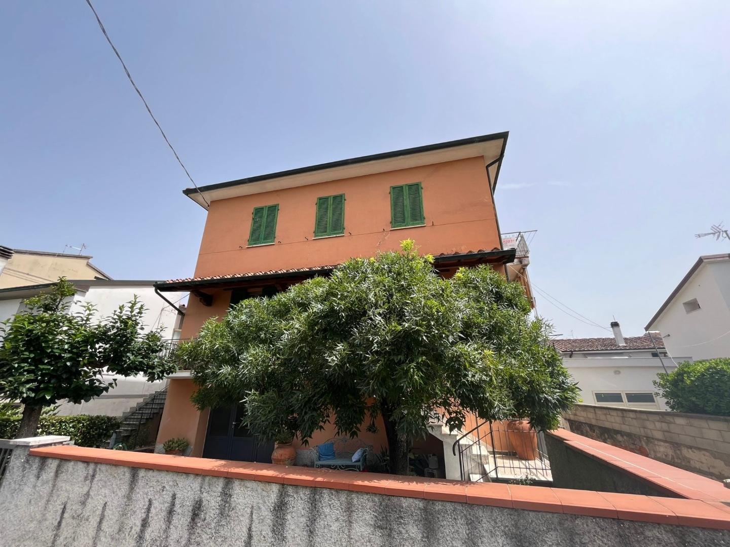 Appartamento in vendita a Pontedera, 5 locali, prezzo € 128.000 | PortaleAgenzieImmobiliari.it