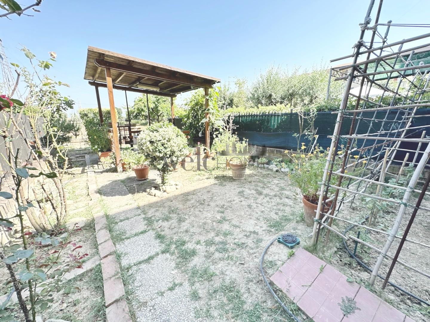 Villa a Schiera in vendita a Campi Bisenzio, 7 locali, prezzo € 469.000 | PortaleAgenzieImmobiliari.it