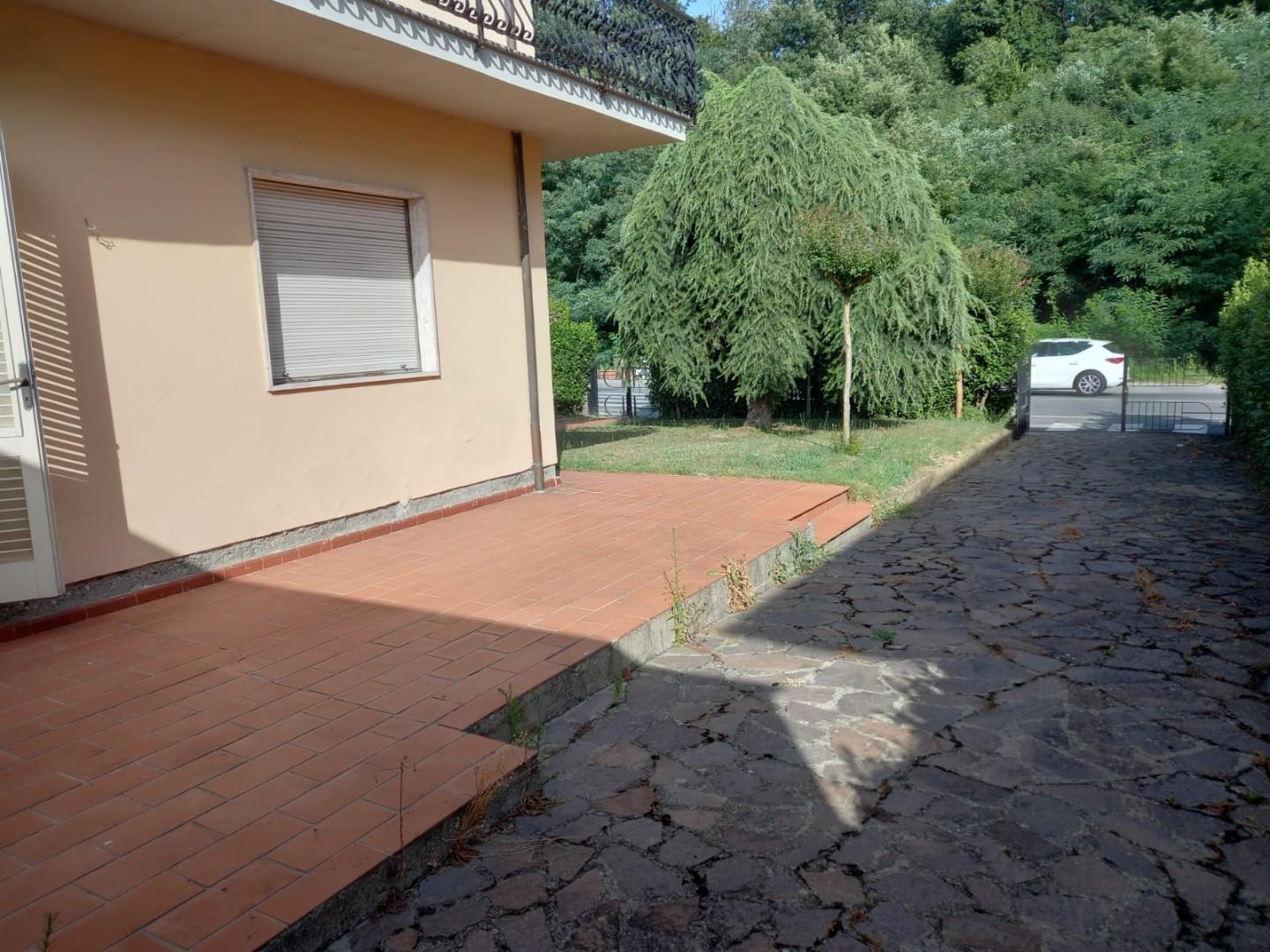 Appartamento in vendita a Capannori, 5 locali, prezzo € 165.000 | PortaleAgenzieImmobiliari.it
