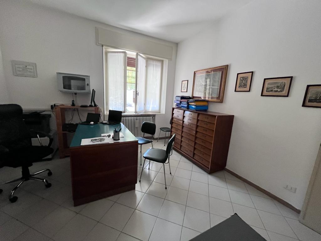 Ufficio / Studio in vendita a Bagnolo San Vito, 3 locali, prezzo € 60.000 | PortaleAgenzieImmobiliari.it