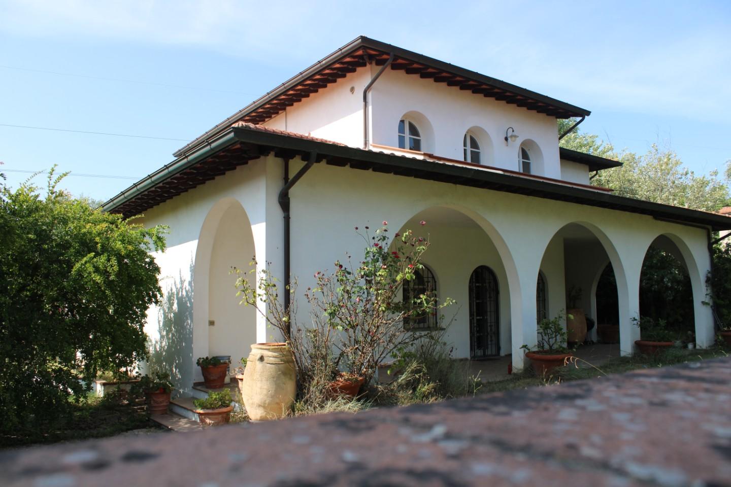 Villa in vendita a Bientina, 13 locali, prezzo € 480.000 | PortaleAgenzieImmobiliari.it