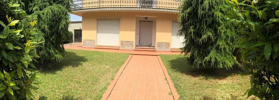 Appartamento in vendita a Capannori, 5 locali, prezzo € 165.000 | PortaleAgenzieImmobiliari.it