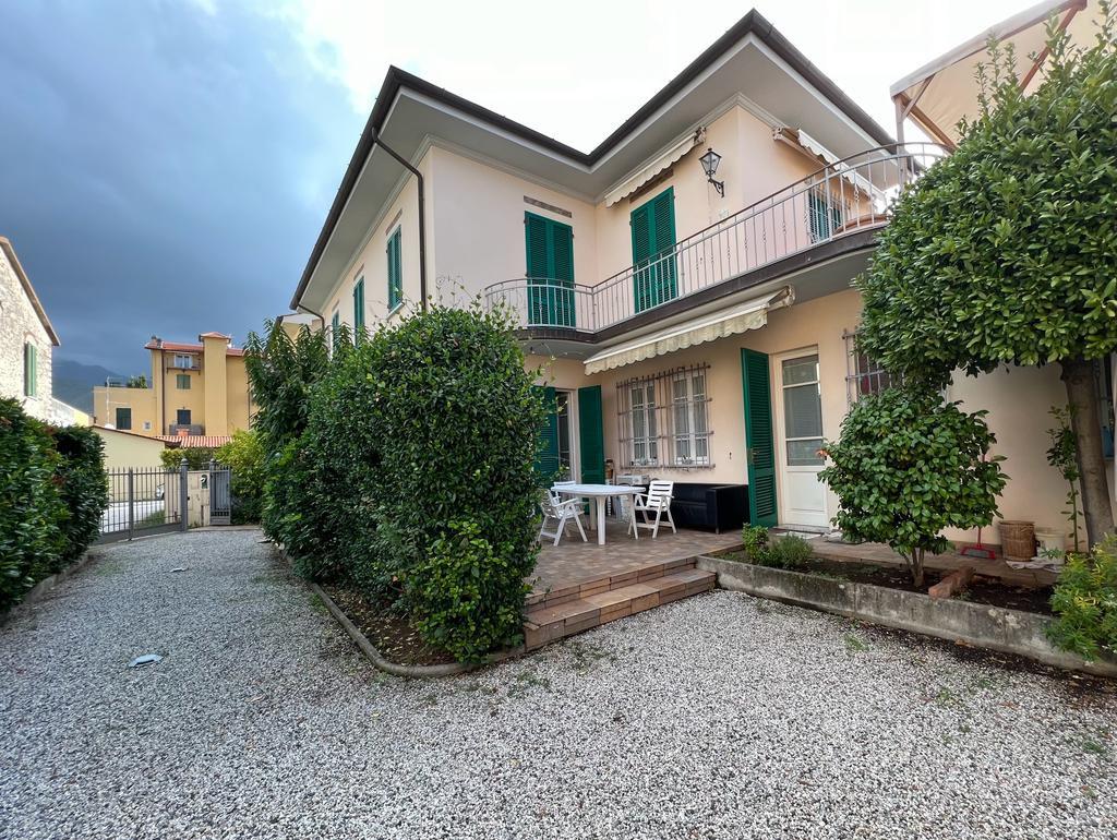 Villa Bifamiliare in vendita a Seravezza, 5 locali, prezzo € 650.000 | PortaleAgenzieImmobiliari.it