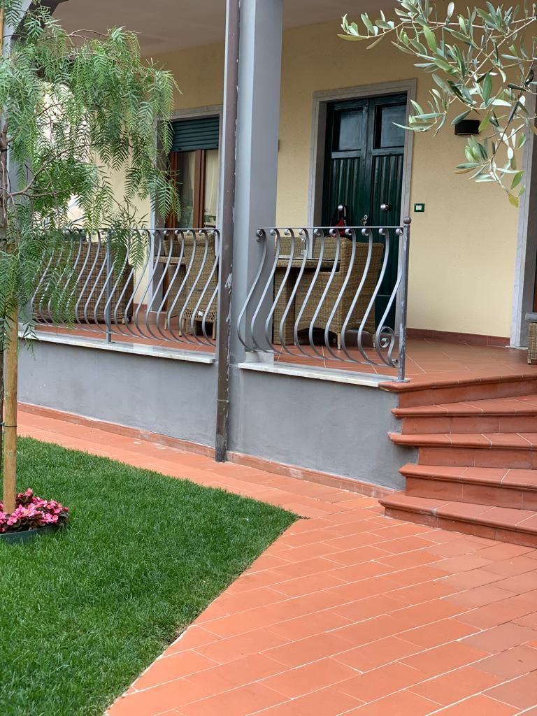 Villa in vendita a Massa, 10 locali, prezzo € 990.000 | PortaleAgenzieImmobiliari.it