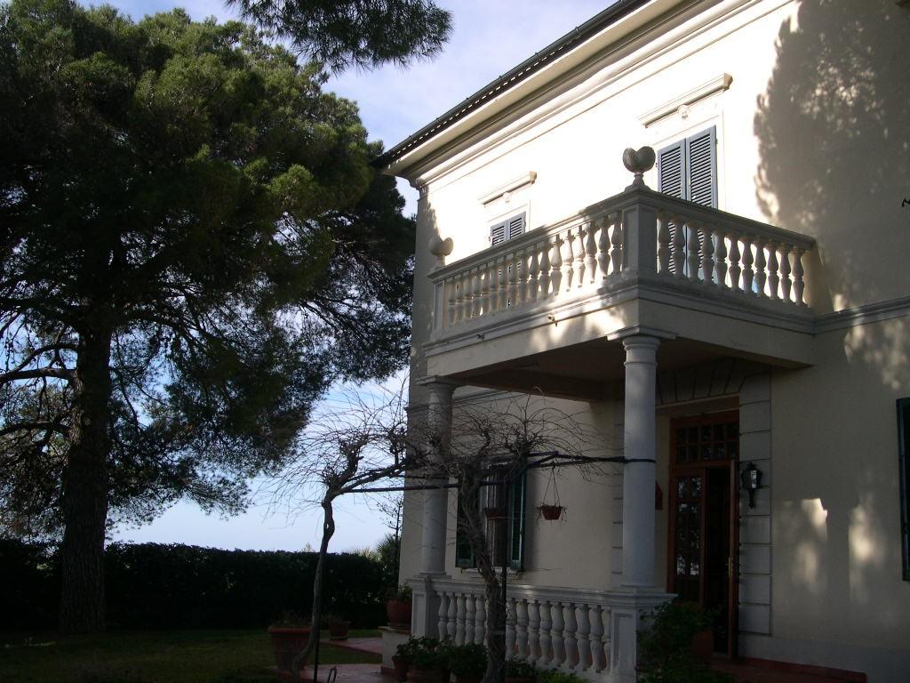 Villa in Vendita a Casale Marittimo