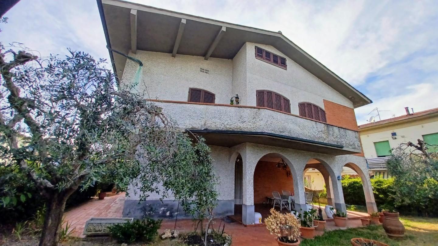 Soluzione Indipendente in vendita a Santa Croce sull'Arno, 9 locali, prezzo € 295.000 | PortaleAgenzieImmobiliari.it