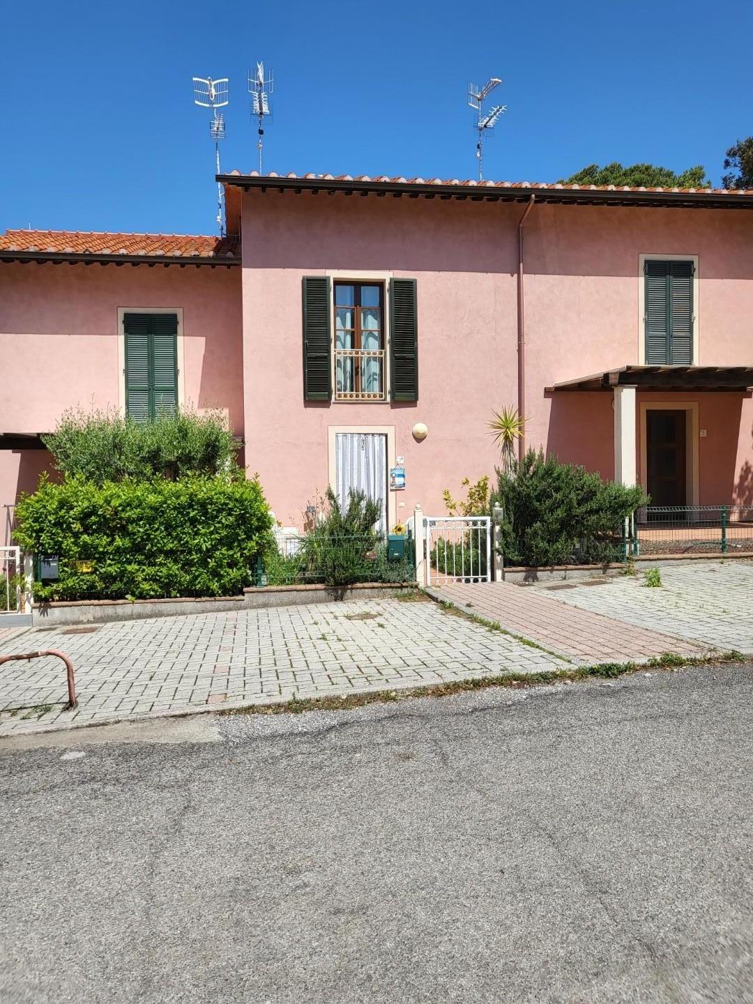 Villa a Schiera in vendita a Livorno, 4 locali, prezzo € 220.000 | PortaleAgenzieImmobiliari.it