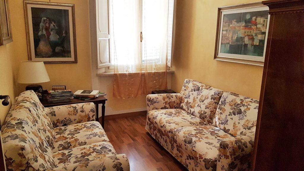 Appartamento in vendita a Colle di Val d'Elsa, 4 locali, prezzo € 120.000 | PortaleAgenzieImmobiliari.it