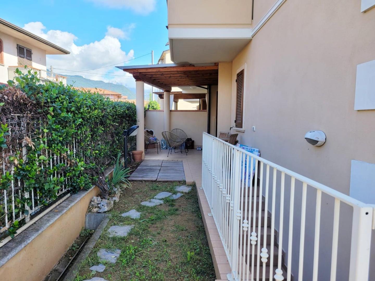 Appartamento in vendita a Massa, 3 locali, prezzo € 230.000 | PortaleAgenzieImmobiliari.it