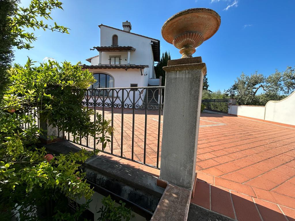 Villa in vendita a Lastra a Signa, 17 locali, prezzo € 1.300.000 | PortaleAgenzieImmobiliari.it