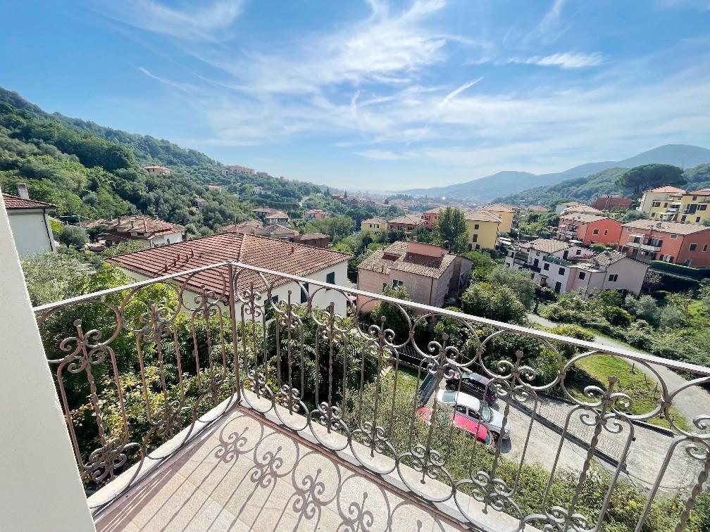 Appartamento in vendita a La Spezia, 4 locali, prezzo € 260.000 | PortaleAgenzieImmobiliari.it