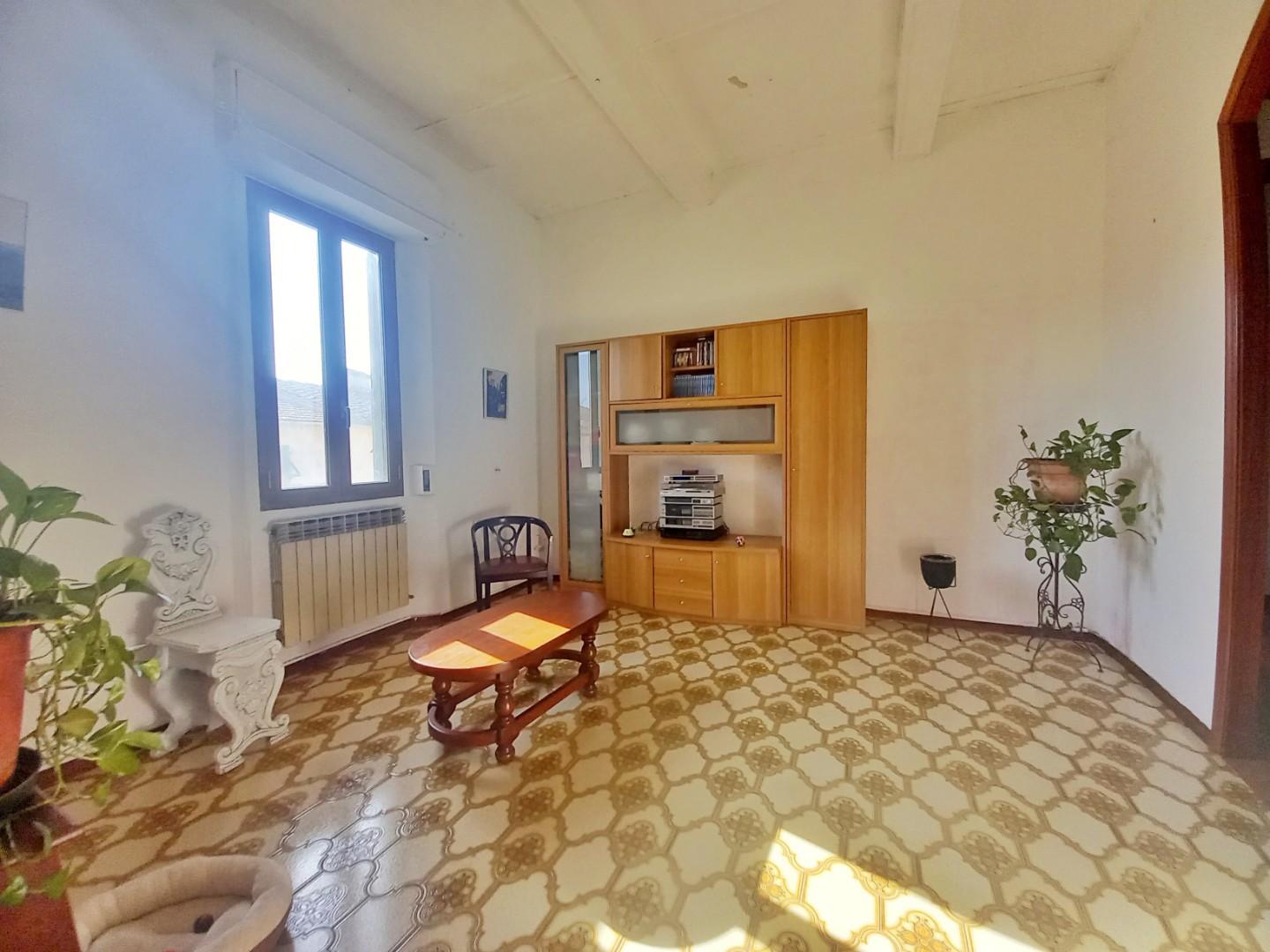 Appartamento in vendita a Certaldo, 7 locali, prezzo € 150.000 | PortaleAgenzieImmobiliari.it