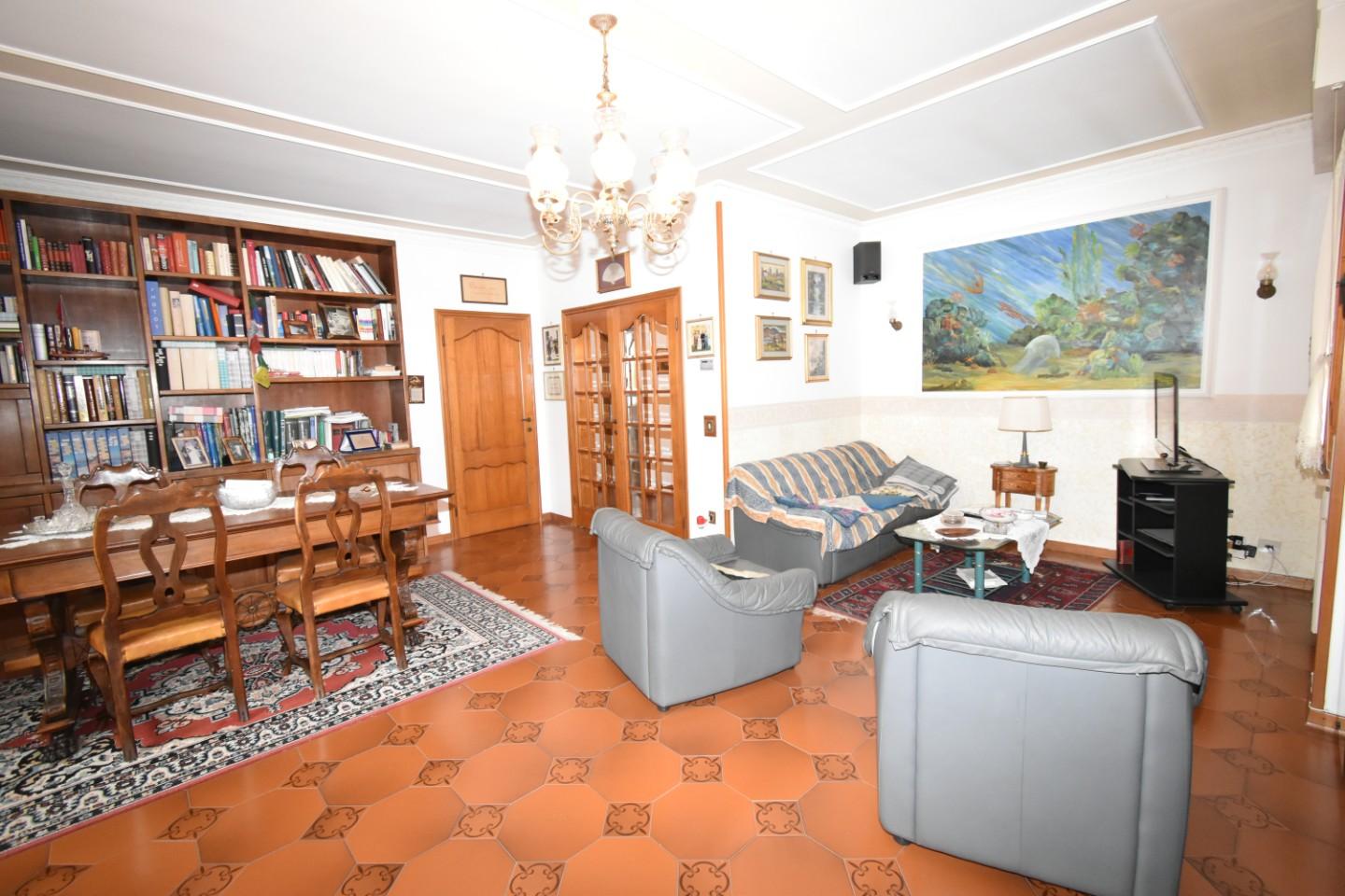 Appartamento in vendita a Pisa, 6 locali, prezzo € 295.000 | PortaleAgenzieImmobiliari.it