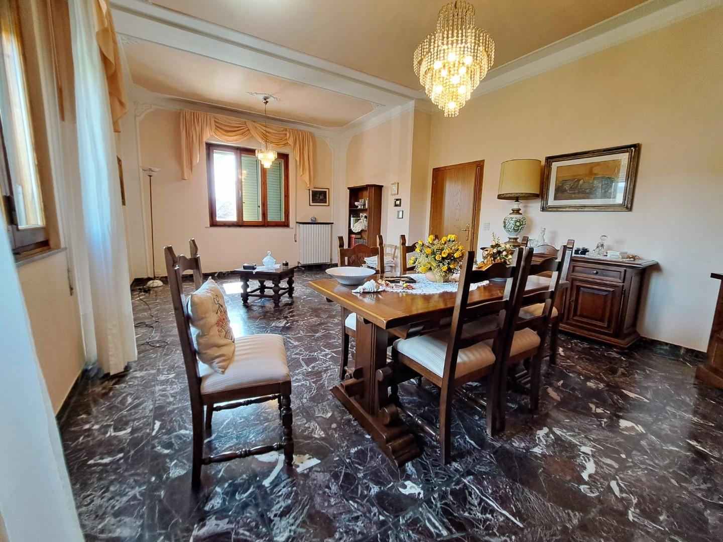 Appartamento in vendita a Lamporecchio, 5 locali, prezzo € 190.000 | CambioCasa.it