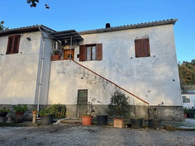 Appartamento in vendita a Montecatini Val di Cecina, 5 locali, Trattative riservate | PortaleAgenzieImmobiliari.it