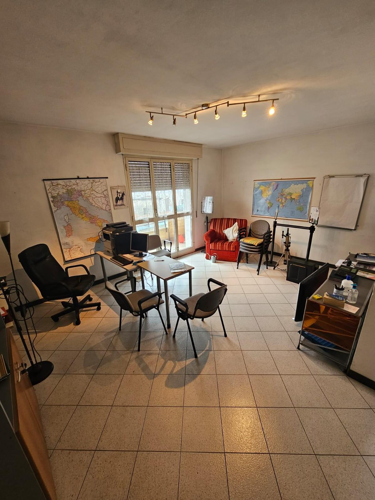 Ufficio / Studio in vendita a Carrara, 2 locali, prezzo € 100.000 | PortaleAgenzieImmobiliari.it