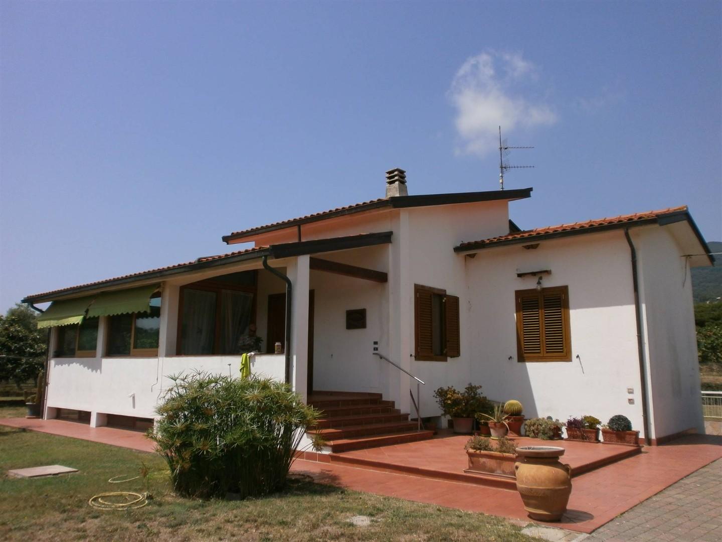 Villa in vendita a Campo nell'Elba, 5 locali, prezzo € 780.000 | PortaleAgenzieImmobiliari.it