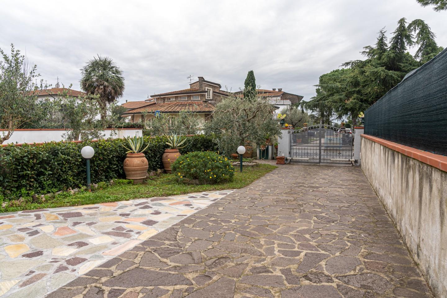 Villa a Schiera in Vendita a Crespina Lorenzana