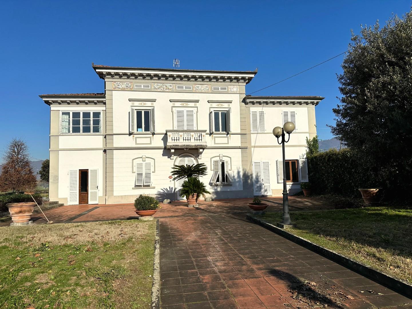 Villa in vendita a Capannori, 14 locali, prezzo € 599.000 | PortaleAgenzieImmobiliari.it