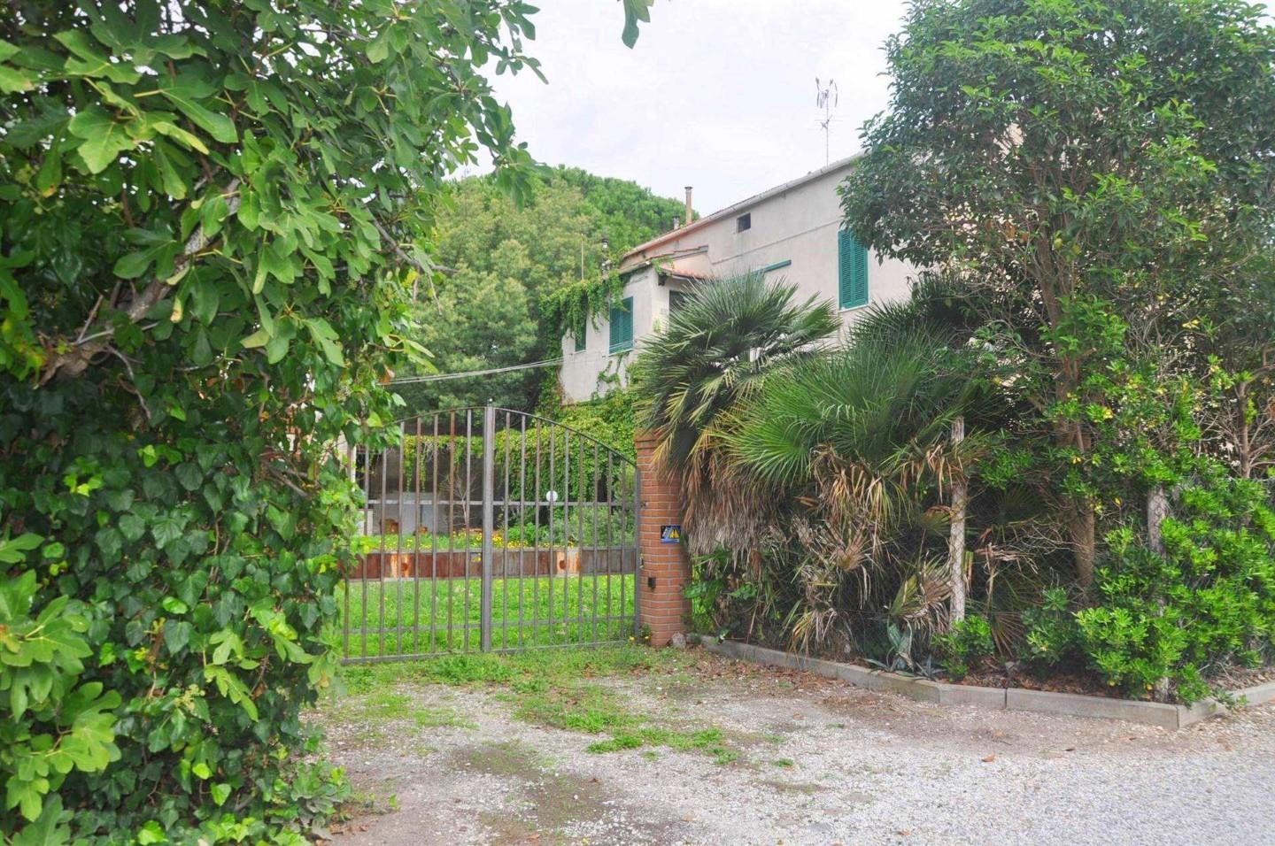 Villa Bifamiliare in vendita a Cecina, 10 locali, prezzo € 435.000 | PortaleAgenzieImmobiliari.it