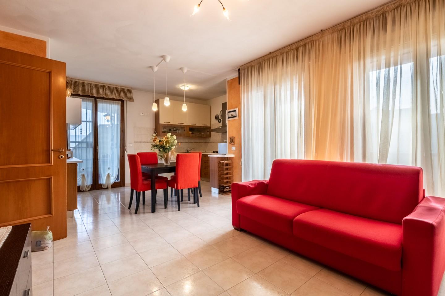 Appartamento in vendita a Calcinaia, 4 locali, prezzo € 177.000 | PortaleAgenzieImmobiliari.it