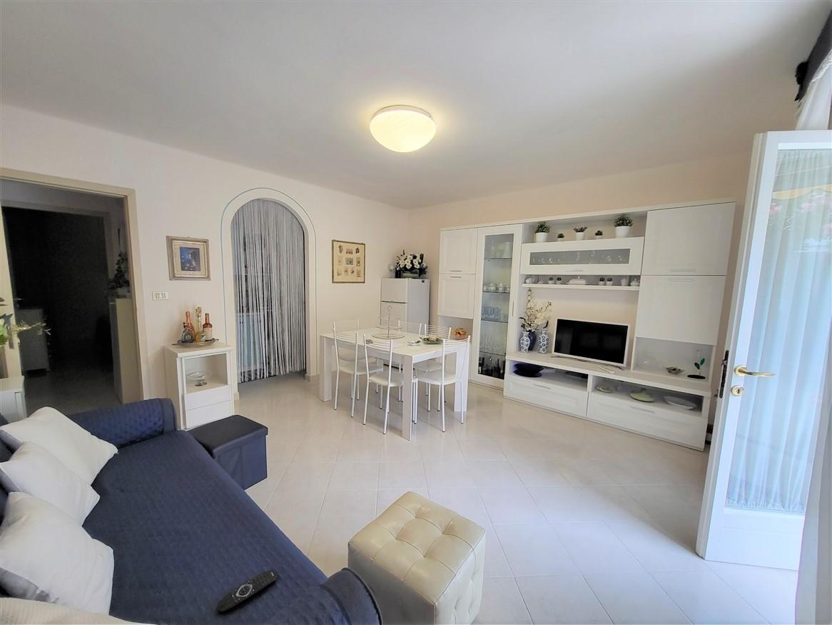 Appartamento in vendita a Massa, 4 locali, prezzo € 320.000 | PortaleAgenzieImmobiliari.it