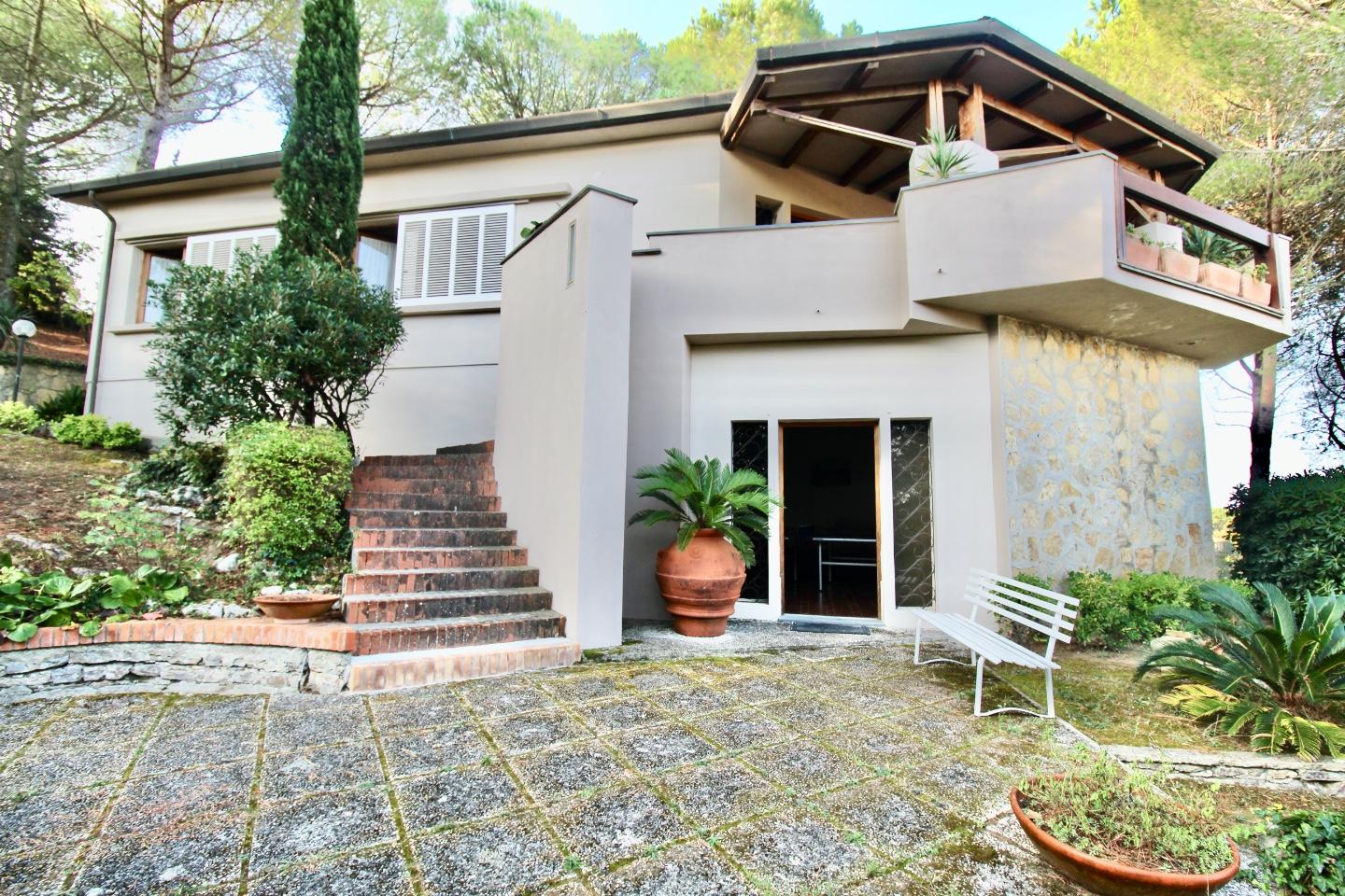 Villa in vendita a Casciana Terme Lari, 10 locali, prezzo € 550.000 | PortaleAgenzieImmobiliari.it