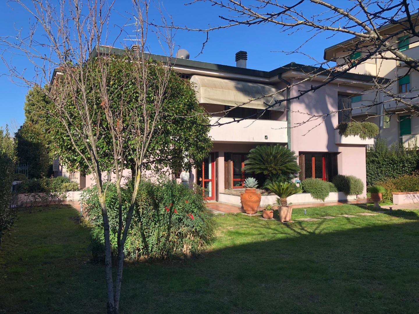 Villa in vendita a Santa Croce sull'Arno, 12 locali, prezzo € 550.000 | PortaleAgenzieImmobiliari.it