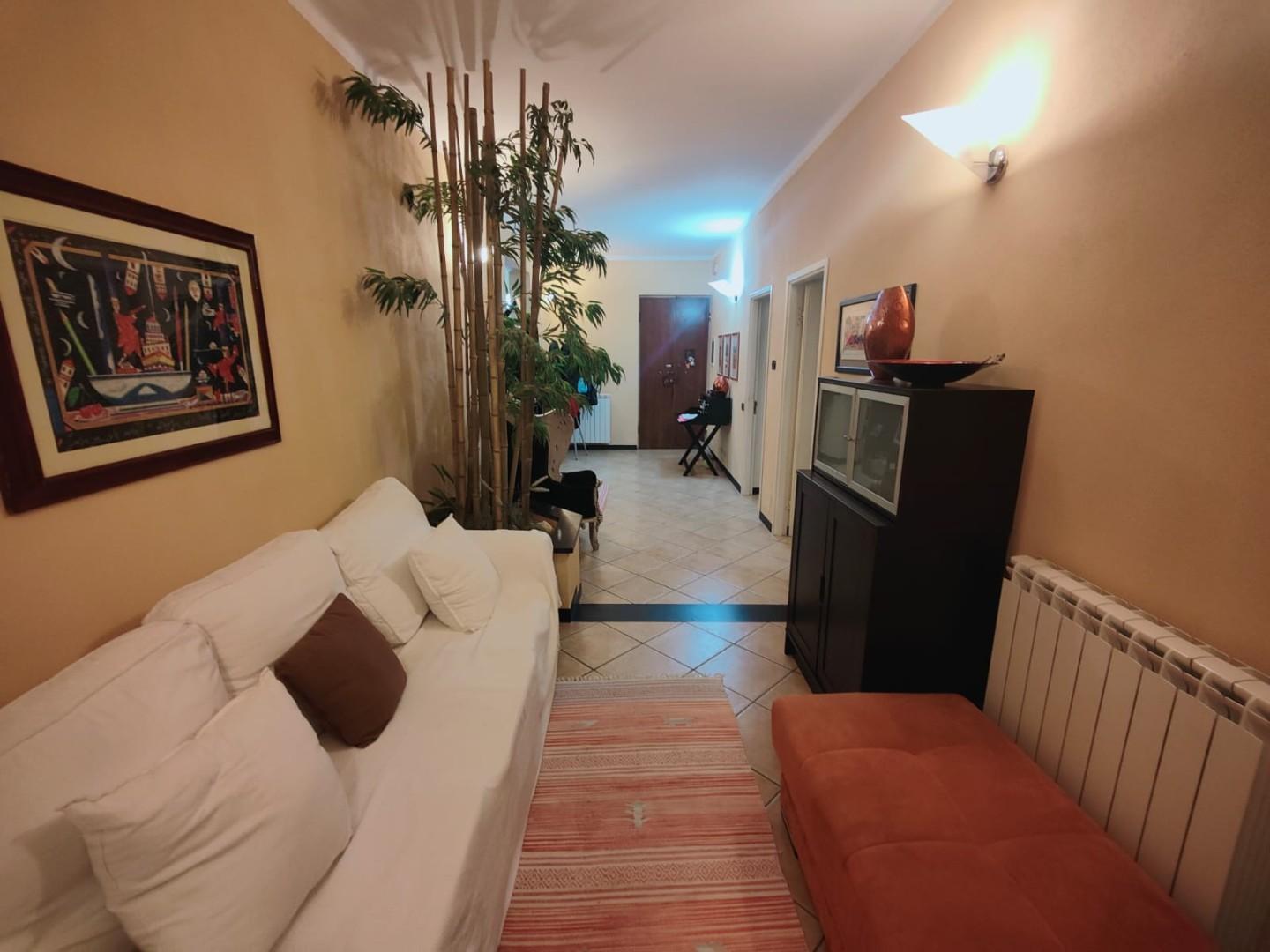 Appartamento in vendita a Sarzana, 6 locali, prezzo € 345.000 | PortaleAgenzieImmobiliari.it