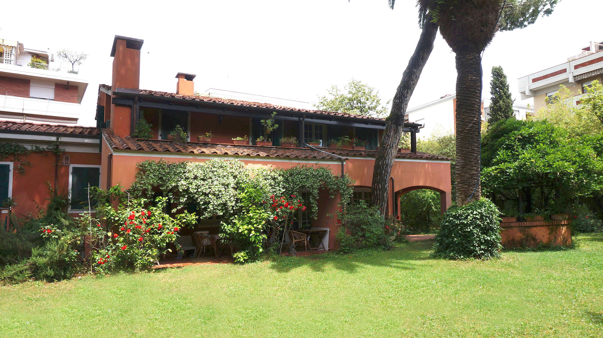 Villa in vendita a Carrara, 14 locali, prezzo € 730.000 | PortaleAgenzieImmobiliari.it