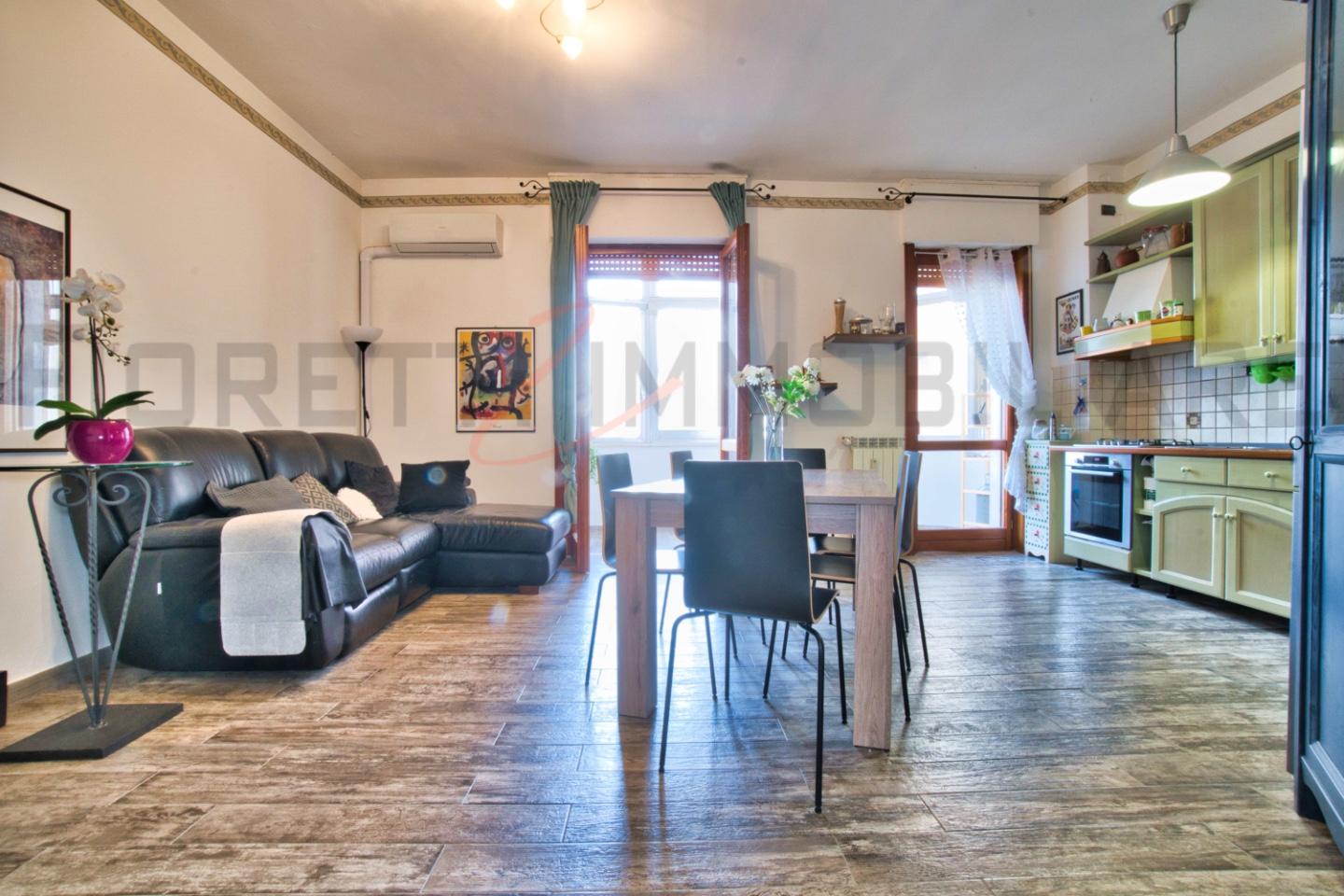 Appartamento in vendita a Piombino, 5 locali, prezzo € 178.000 | PortaleAgenzieImmobiliari.it