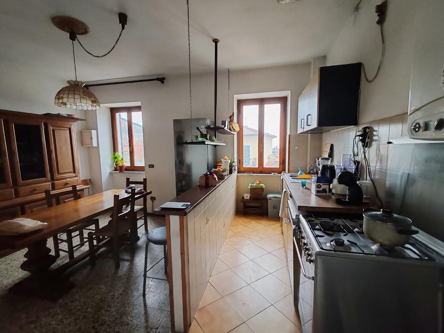 Appartamento in vendita a Massa, 5 locali, prezzo € 160.000 | PortaleAgenzieImmobiliari.it