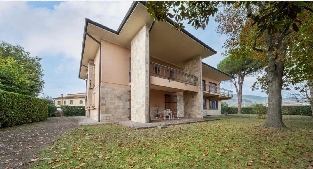 Villa in vendita a Bientina, 18 locali, prezzo € 620.000 | PortaleAgenzieImmobiliari.it