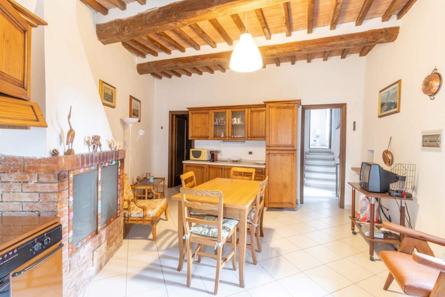Appartamento in vendita a Castelnuovo di Val di Cecina, 4 locali, prezzo € 60.000 | PortaleAgenzieImmobiliari.it