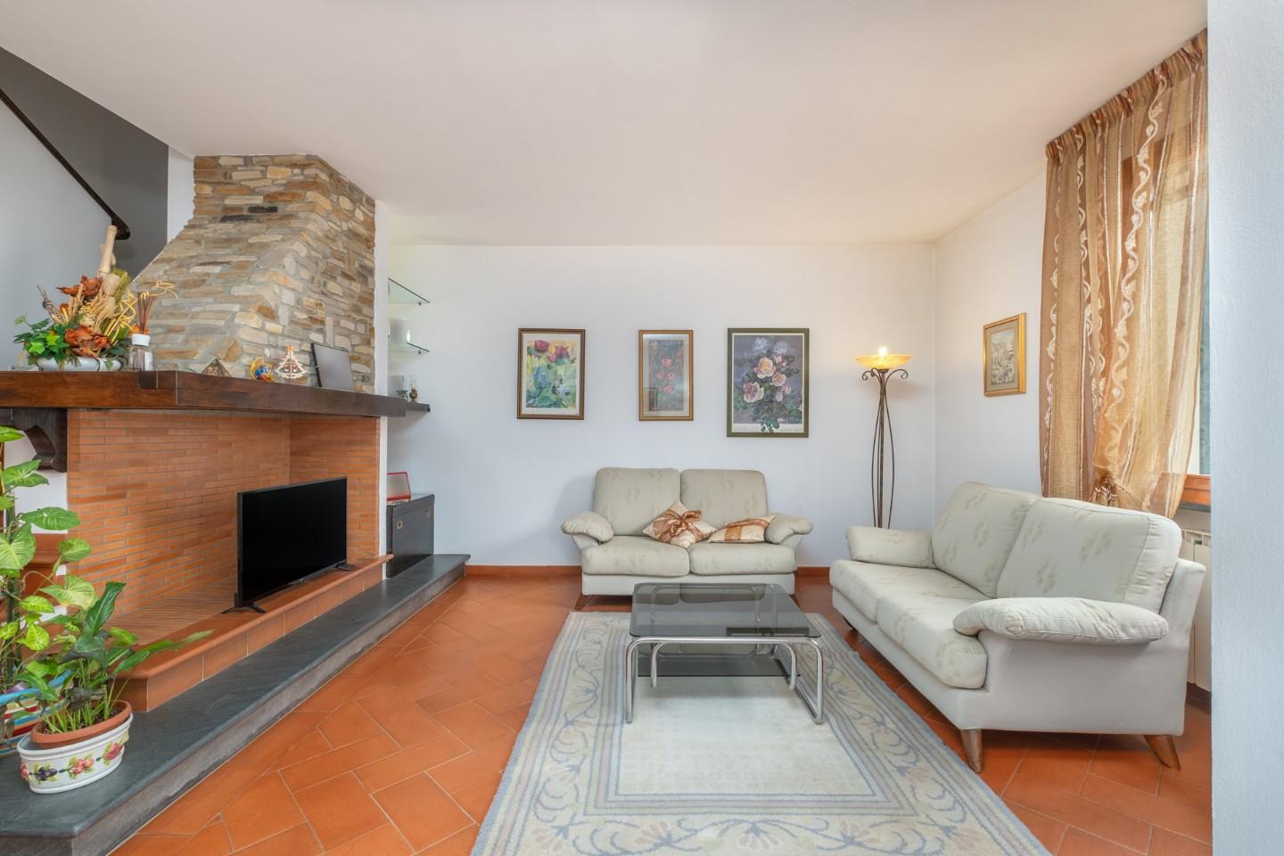 Villa a Schiera in vendita a Buti, 7 locali, prezzo € 269.000 | PortaleAgenzieImmobiliari.it