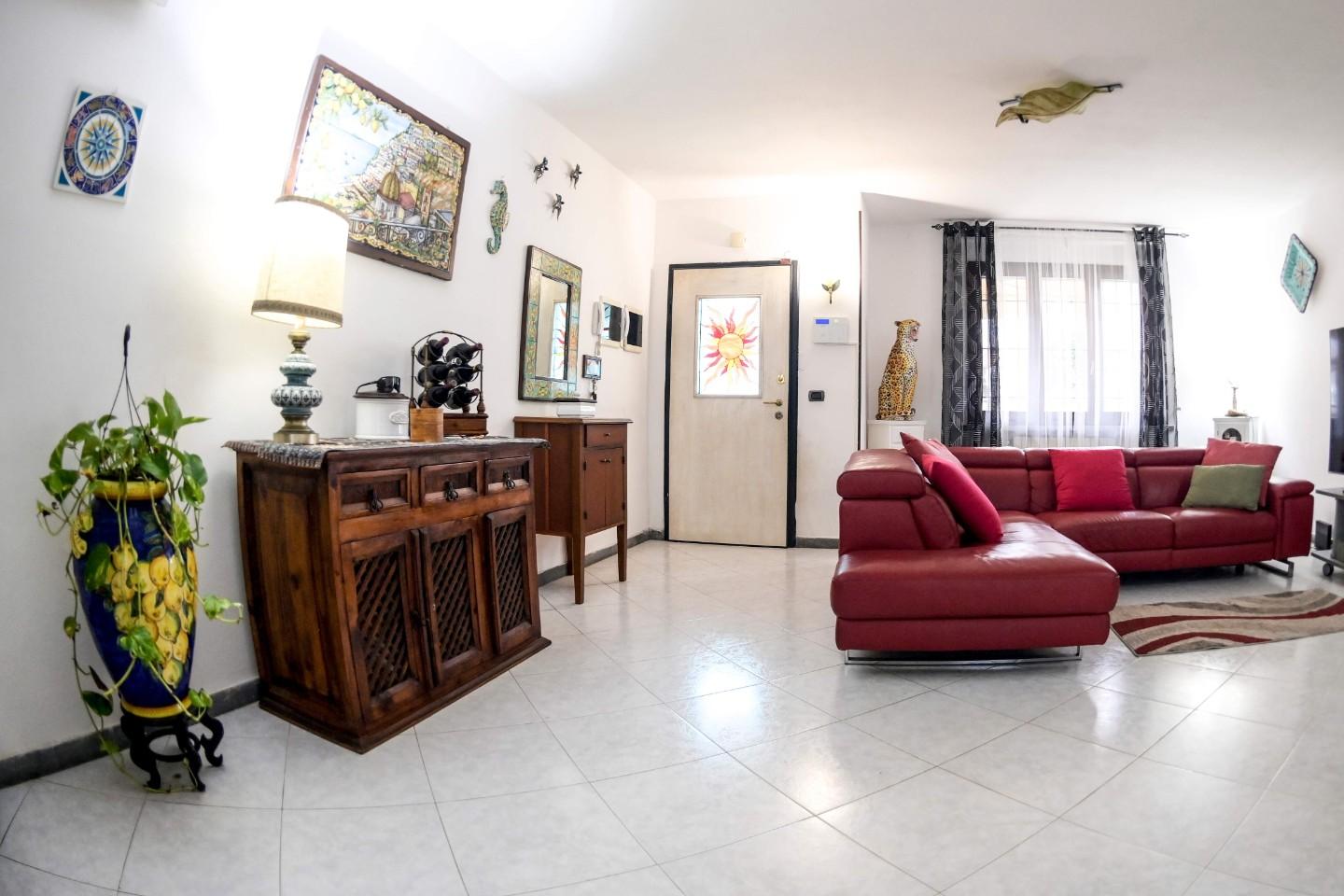 Villa a Schiera in vendita a Livorno, 7 locali, prezzo € 490.000 | PortaleAgenzieImmobiliari.it
