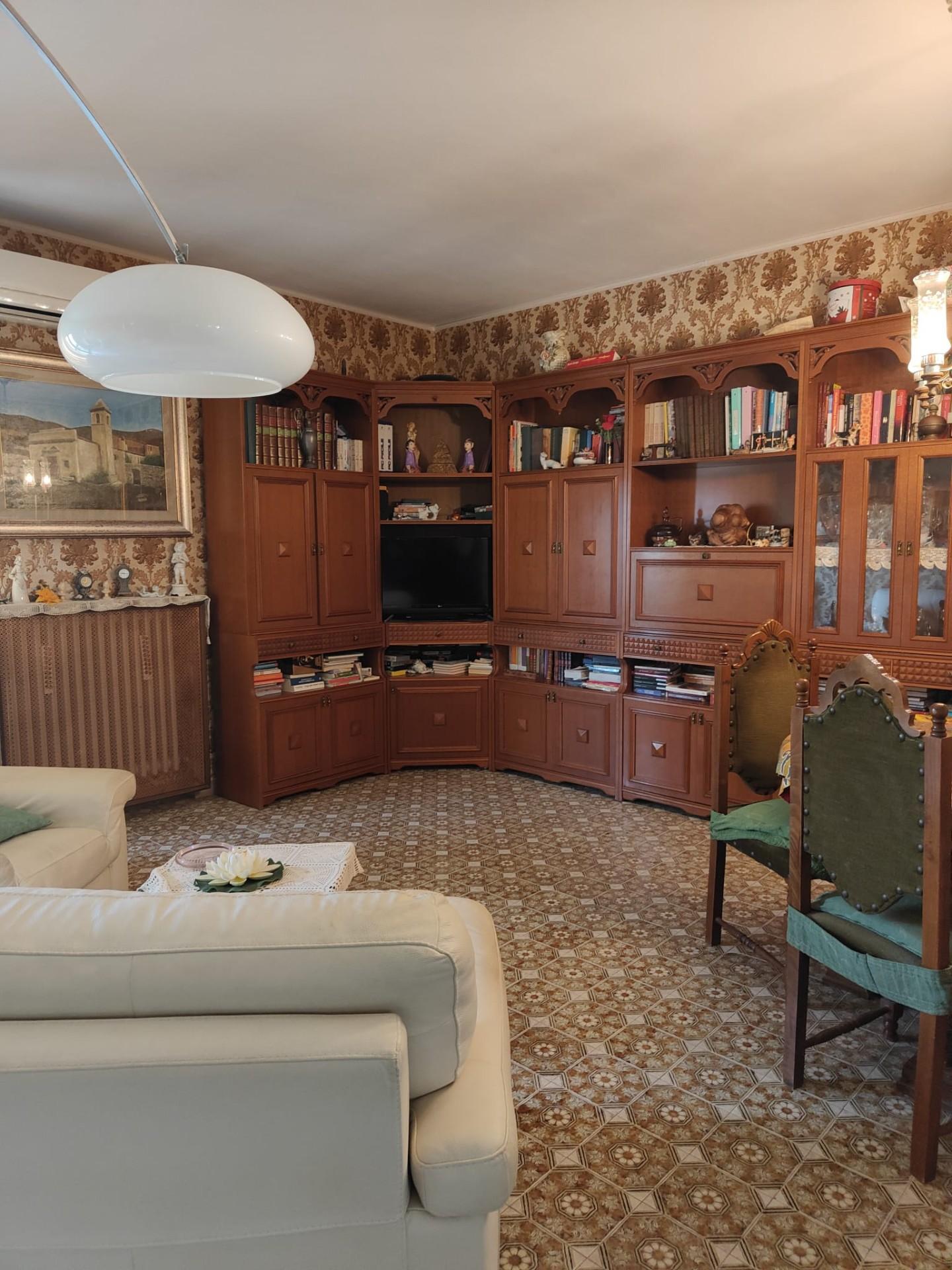 Appartamento in vendita a Piombino, 4 locali, prezzo € 220.000 | PortaleAgenzieImmobiliari.it