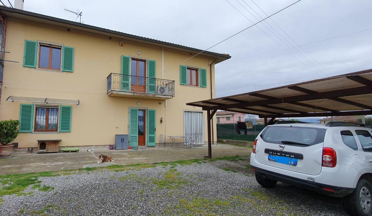 Villa Bifamiliare in vendita a Altopascio, 4 locali, prezzo € 230.000 | PortaleAgenzieImmobiliari.it