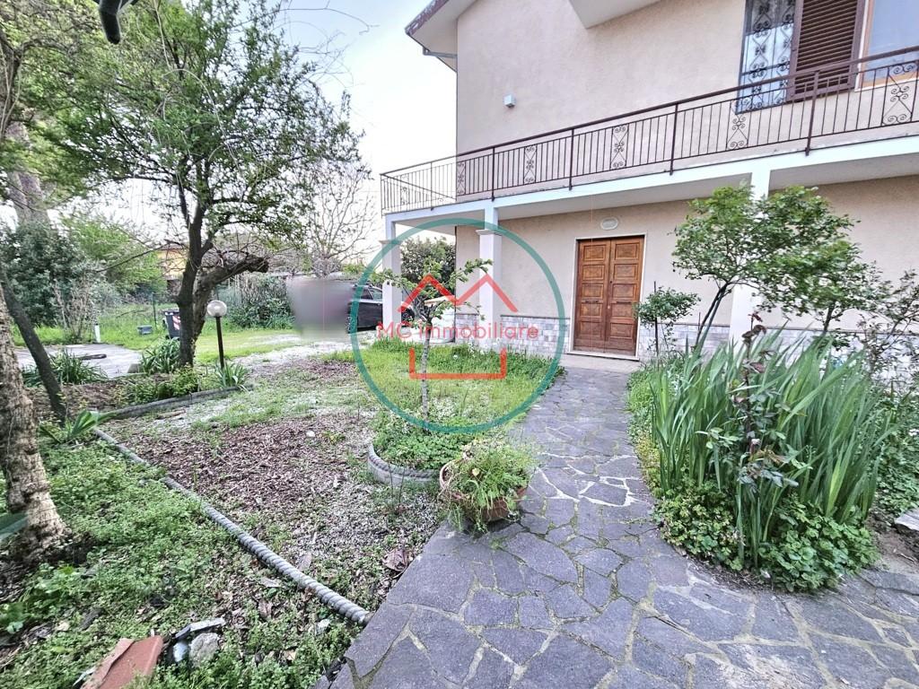 Appartamento in vendita a Monsummano Terme, 5 locali, prezzo € 165.000 | PortaleAgenzieImmobiliari.it