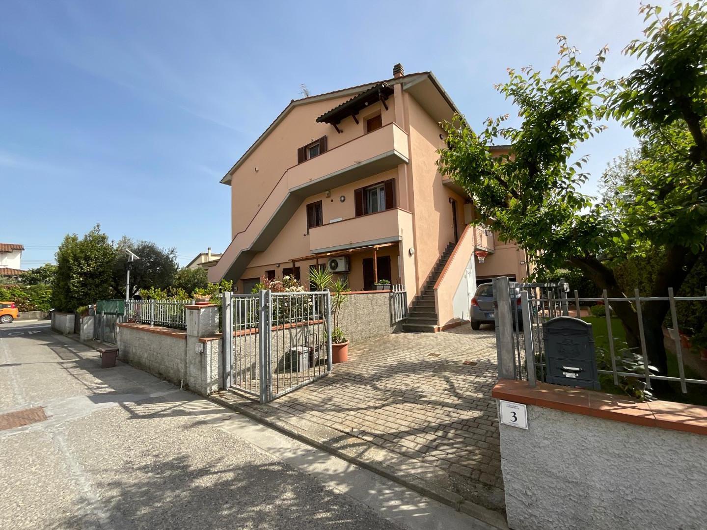 Appartamento in vendita a Calcinaia, 5 locali, prezzo € 195.000 | PortaleAgenzieImmobiliari.it