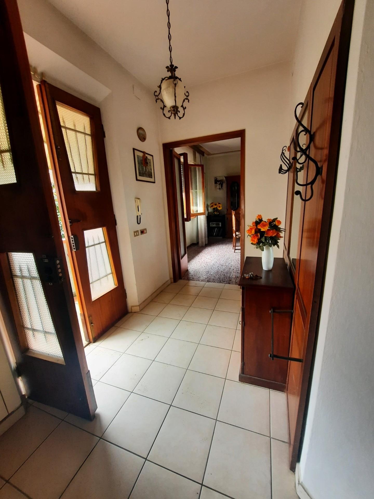 Appartamento in vendita a Carmignano, 6 locali, prezzo € 220.000 | PortaleAgenzieImmobiliari.it