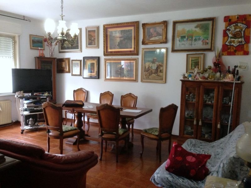 Appartamento in vendita a Siena, 6 locali, prezzo € 240.000 | PortaleAgenzieImmobiliari.it