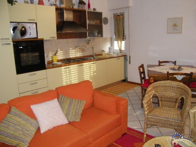 Appartamento in vendita a Montignoso, 3 locali, prezzo € 360.000 | PortaleAgenzieImmobiliari.it