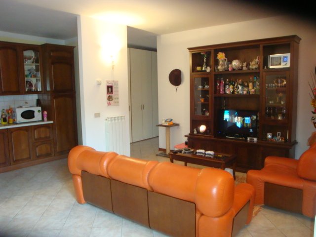 Appartamento in vendita a Lucca, 3 locali, prezzo € 160.000 | PortaleAgenzieImmobiliari.it