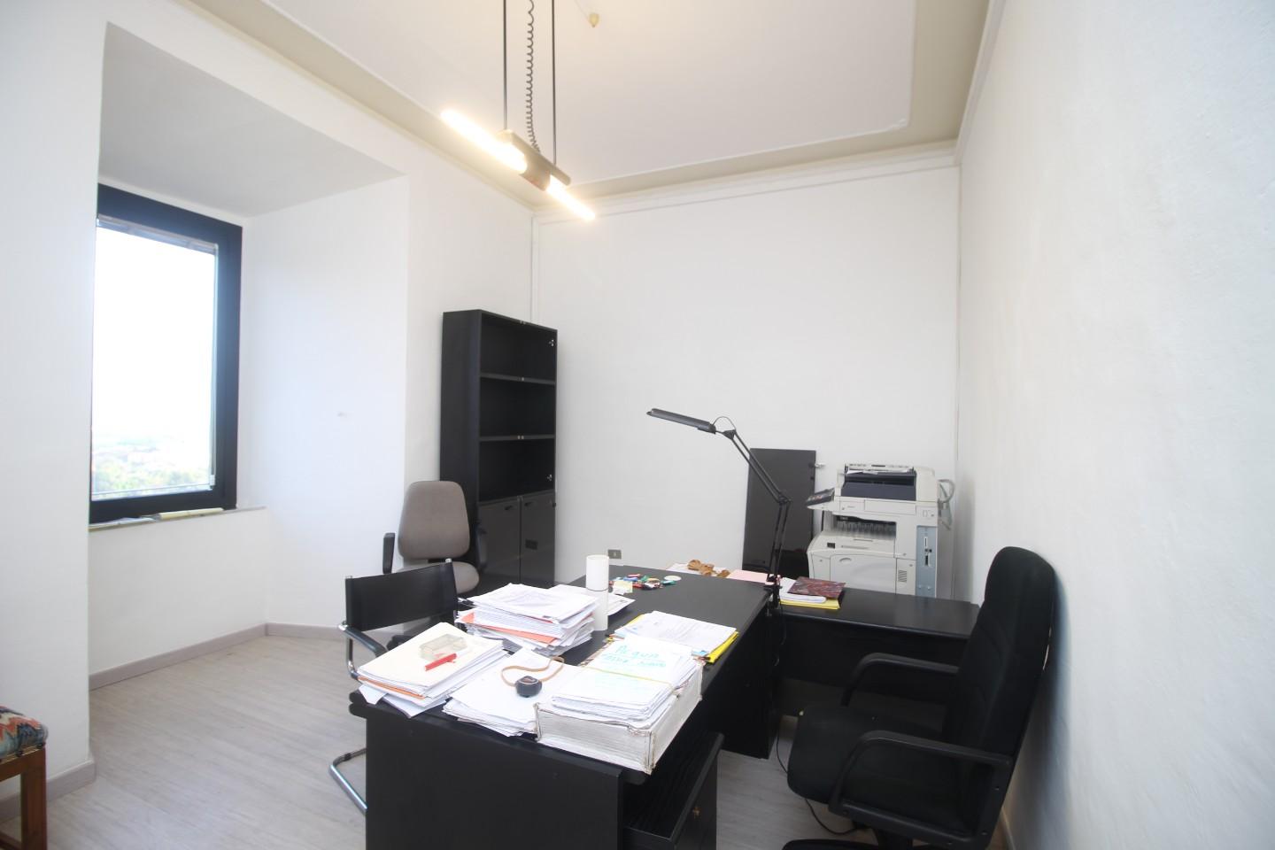Ufficio / Studio in affitto a Siena, 2 locali, prezzo € 1.200 | PortaleAgenzieImmobiliari.it