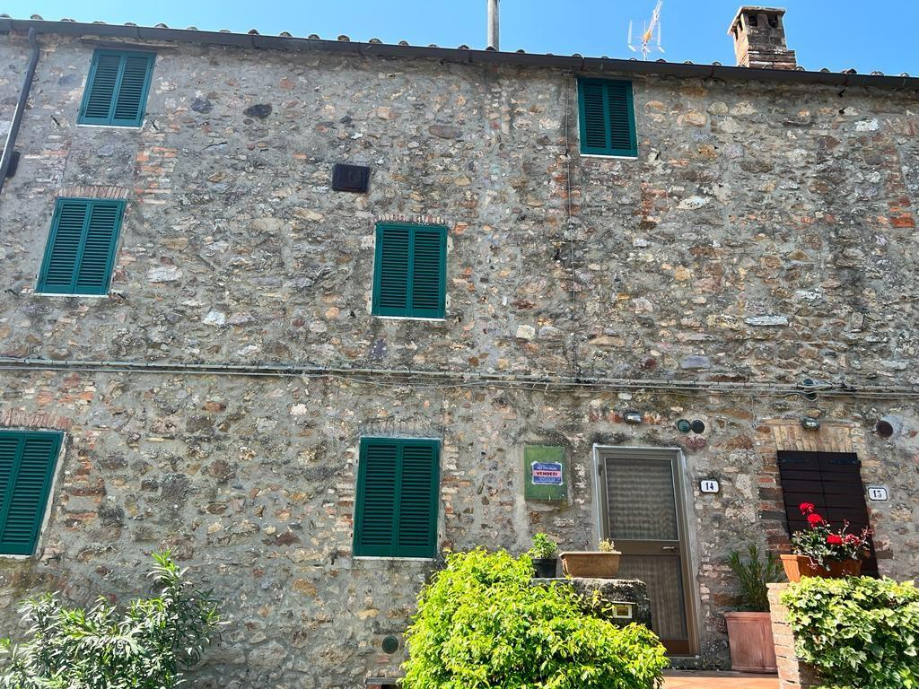 Appartamento in vendita a Monticiano, 6 locali, prezzo € 76.000 | CambioCasa.it